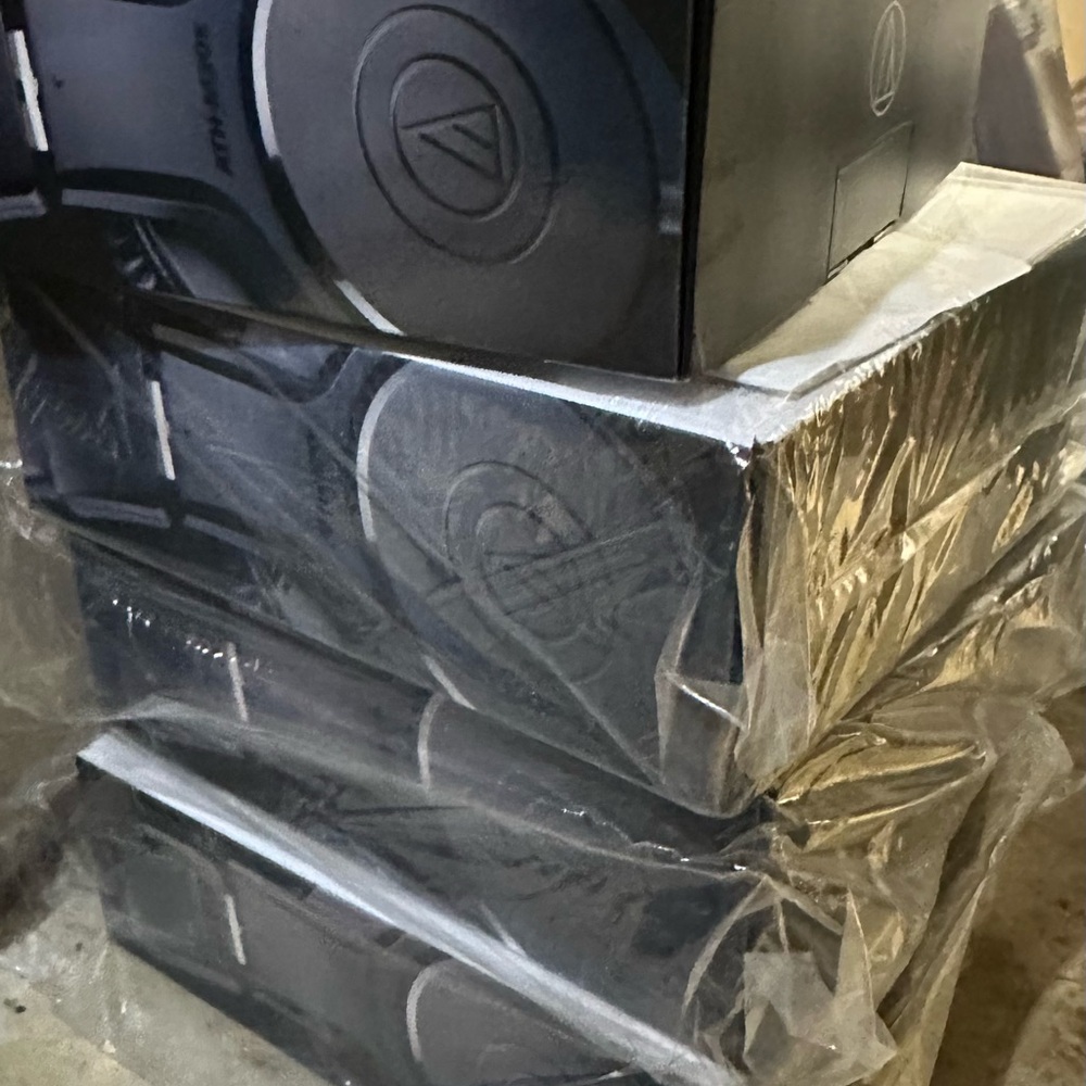 Rode RodeCaster Pro podcast bundle - Picture 2 of 8